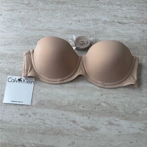 Calvin Klein Women's Strapless Push-Up Bra - Nude Sz 32b NWT